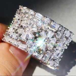 NEW 925 STERLING SILVER 18 CT DIAMOND RING, CUTE RING, SHINY RING.